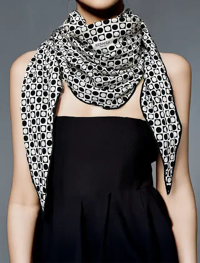 HERMÈS Rozane ロザンジュ シルク ひし形スカーフ ホワイト・ブラック BOX付 美品